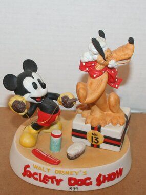 Walt Disney Society Doc Show 1939 Porcelain Figurine